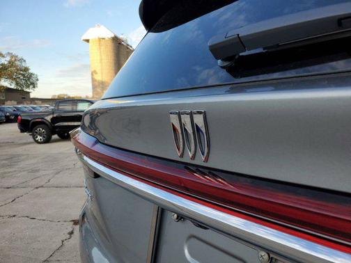 2025 Buick Enclave Preferred FWD