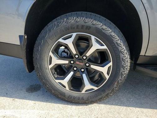 2026 GMC Yukon 4WD AT4