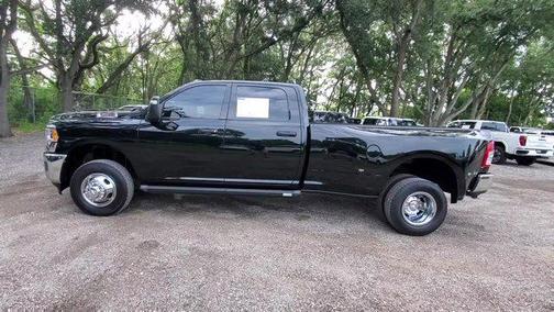 2023 RAM 3500 Tradesman Crew Cab 4x4 8' Box