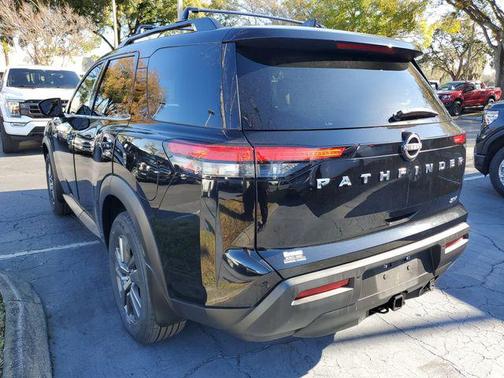 2022 Nissan Pathfinder SV 2WD