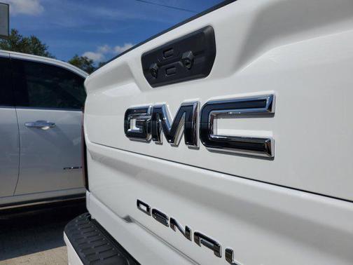 2025 GMC Sierra 2500 Denali Ultimate