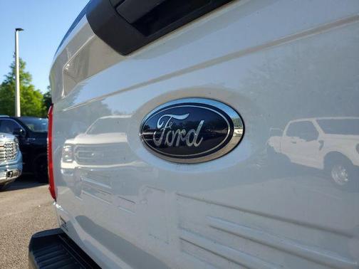 Oxford White 2023 Ford F-150 XL