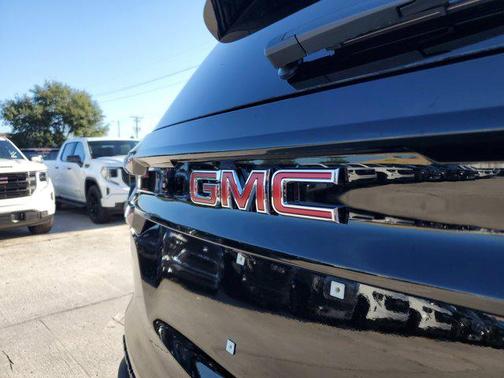 2026 GMC Acadia FWD Elevation