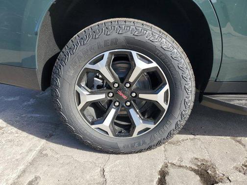 2026 GMC Yukon 4WD AT4