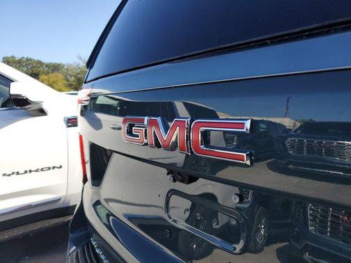 2026 GMC Yukon 4WD AT4