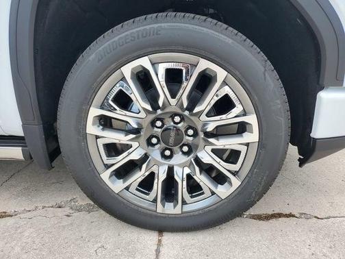 Glacier White Tricoat 2026 GMC Sierra 1500 Denali Ultimate