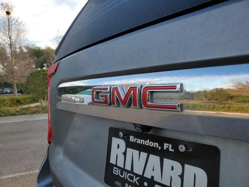 2022 GMC Yukon SLT