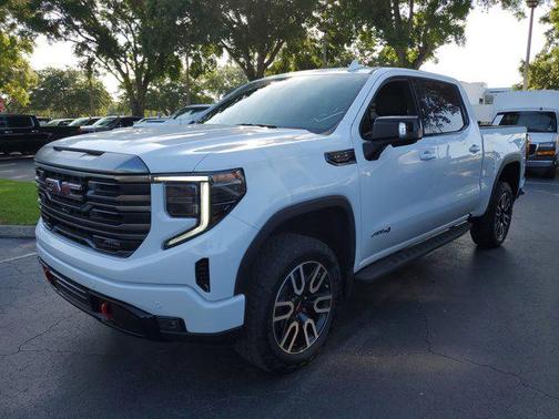 2024 GMC Sierra 1500 AT4