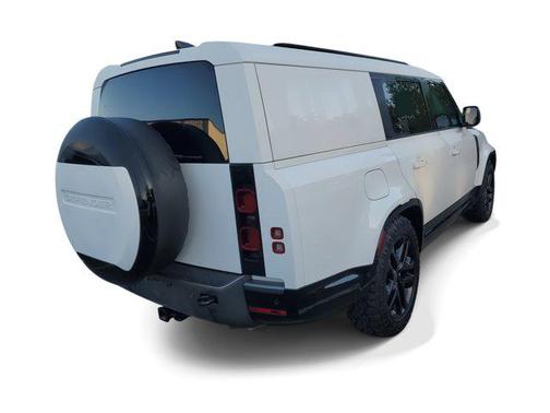 2024 Land Rover Defender 130 P400 Outbound