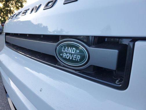 2024 Land Rover Defender 130 P400 Outbound