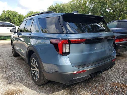 Vapor Blue Metallic 2025 Ford Explorer ST-Line