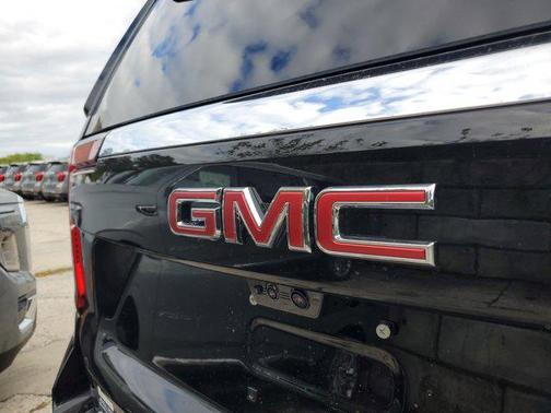 2026 GMC Yukon XL 2WD Elevation