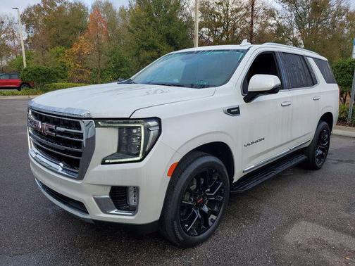 2023 GMC Yukon SLT