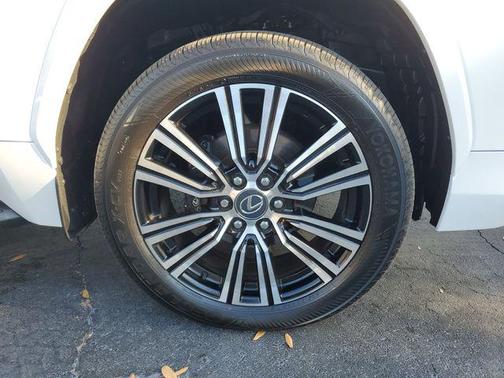 2025 Lexus LX 600 Luxury