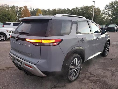 2022 Nissan Pathfinder Platinum 4WD