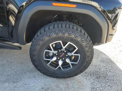 2025 GMC Canyon Base