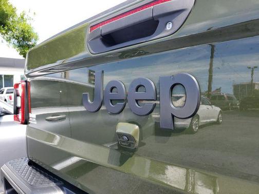 Sarge Green Clearcoat 2021 Jeep Gladiator Sport S