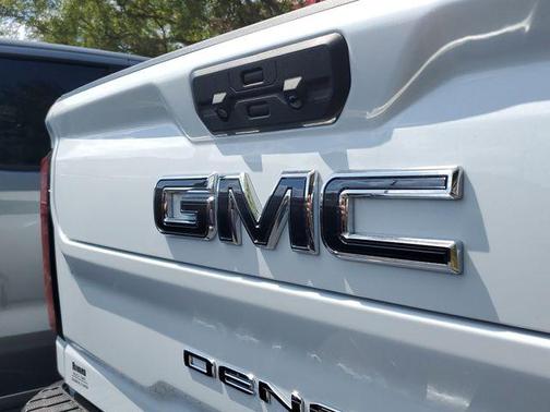 Glacier White Tricoat 2026 GMC Sierra 2500 Denali Ultimate