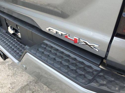 2025 GMC Canyon Base