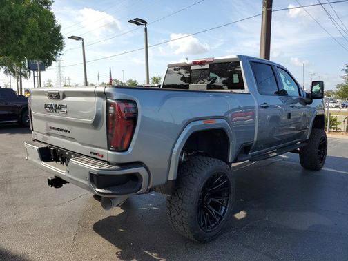 2025 GMC Sierra 2500 AT4