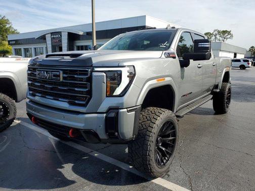 2025 GMC Sierra 2500 AT4