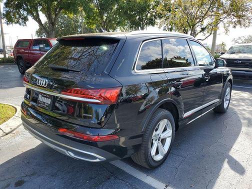 2021 Audi Q7 45 Premium Plus