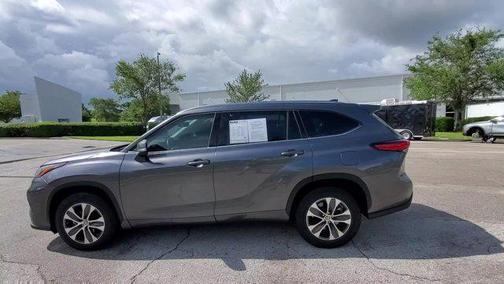 2021 Toyota Highlander XLE