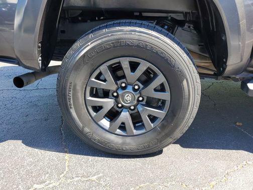 2022 Toyota Tacoma SR5