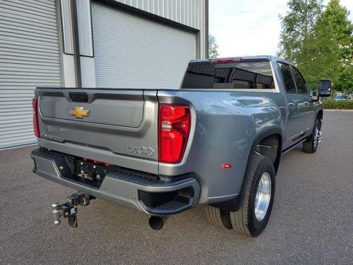 Sterling Gray Metallic 2025 Chevrolet Silverado 3500 High Country