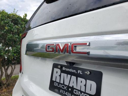 Summit White 2023 GMC Yukon XL Denali