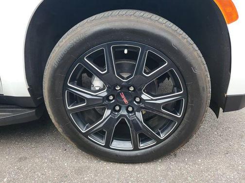 Summit White 2023 GMC Yukon XL Denali