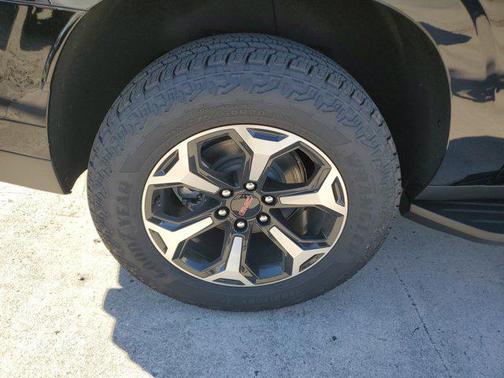 2026 GMC Yukon XL 4WD AT4