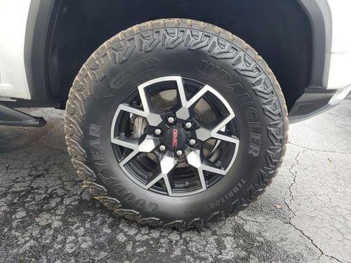 2024 GMC Canyon AT4X