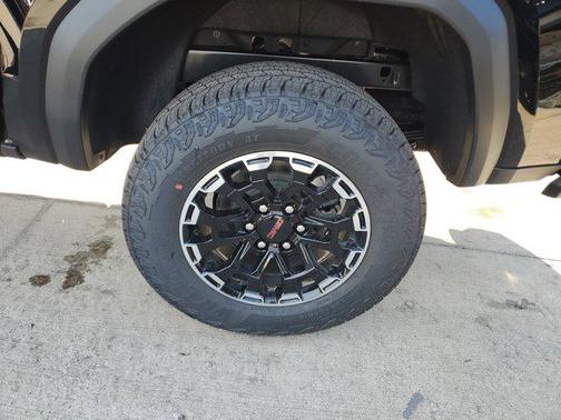 2026 GMC Canyon Base