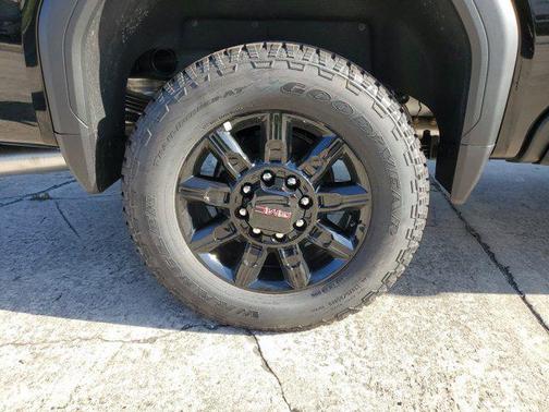 2025 GMC Sierra 2500 AT4