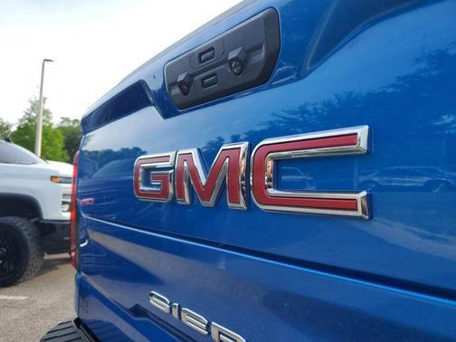 Dynamic Blue Metallic 2024 GMC Sierra 1500 AT4