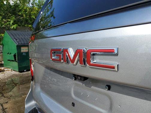 2025 GMC Yukon XL 4WD AT4