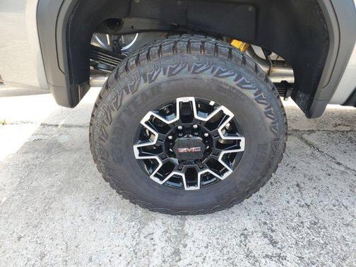 2025 GMC Sierra 2500 AT4