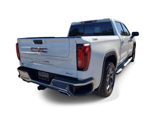Summit White 2024 GMC Sierra 1500 SLT