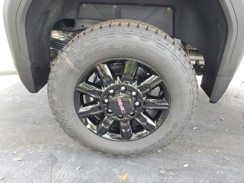2025 GMC Sierra 2500 AT4