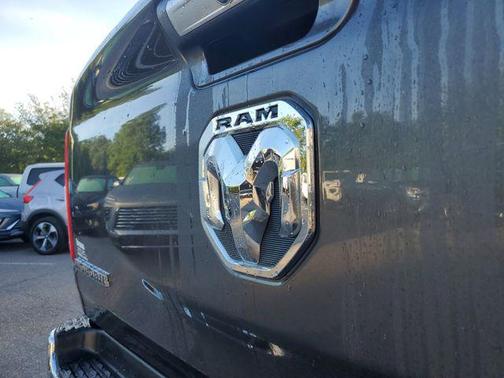 Granite Crystal Metallic Clearcoat 2019 RAM 1500 Big Horn