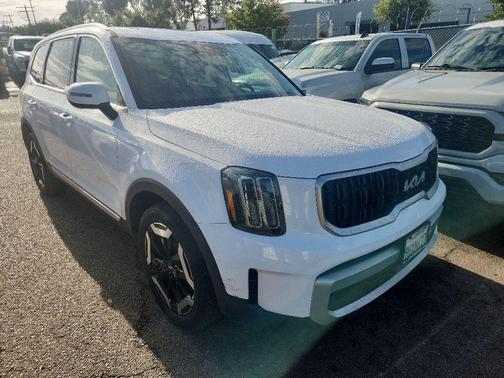Glacial White Pearl 2024 Kia Telluride EX