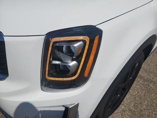 Glacial White Pearl 2022 Kia Telluride SX