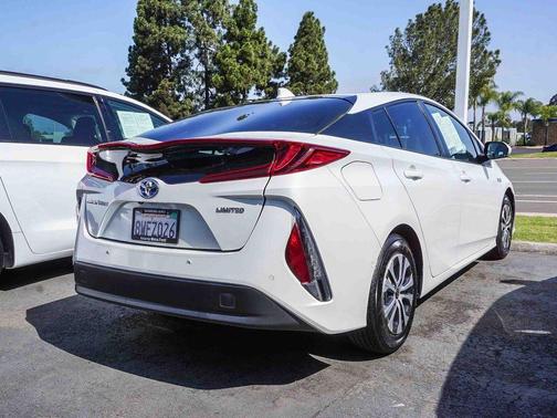 Pearl 2021 Toyota Prius Prime Limited