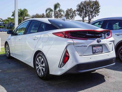 Pearl 2021 Toyota Prius Prime Limited