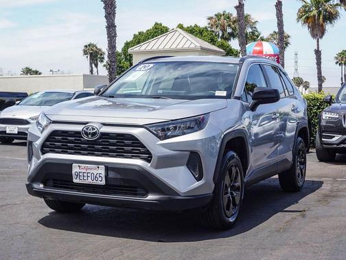 Silver Sky Metallic 2020 Toyota RAV4 LE