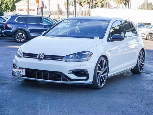 2018 Volkswagen Golf R 2.0T w/DCC & Navigation