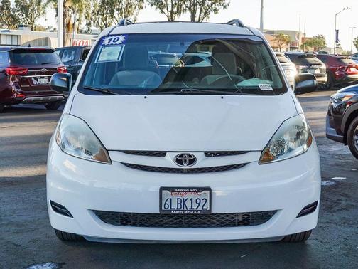 2010 Toyota Sienna LE