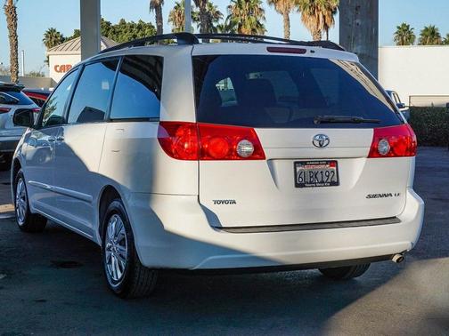 2010 Toyota Sienna LE
