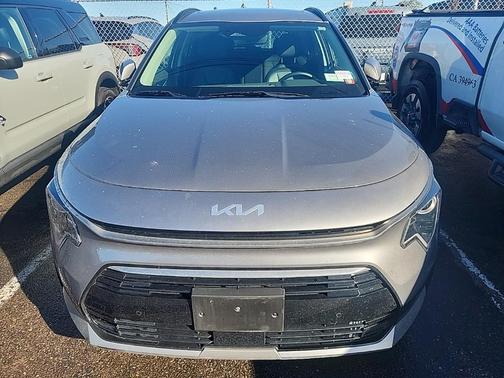 2023 Kia Niro SX